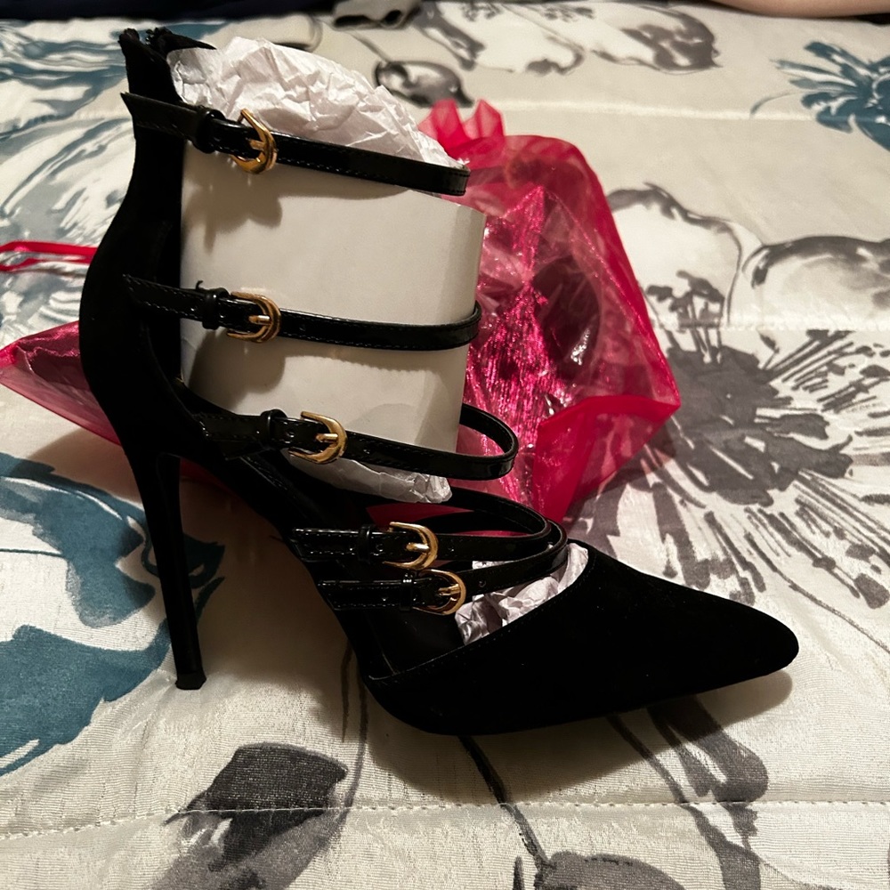 Liliana heels